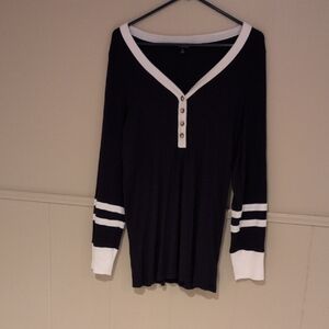 Women's Black and White Long Sleeve Top